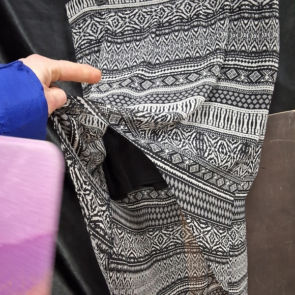 Maurices Black and White skort size women's Large - Picture 9 of 10